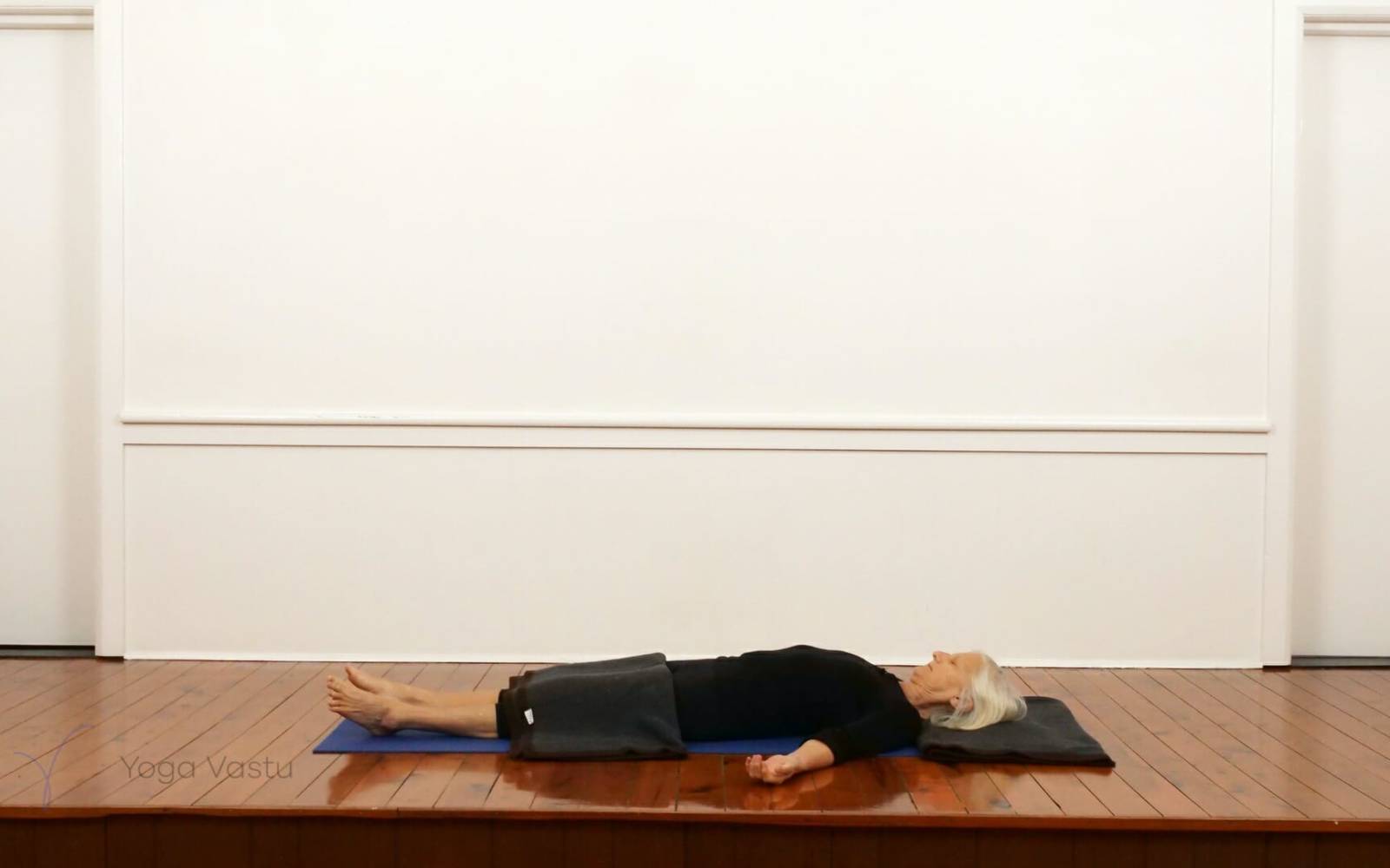 Online Iyengar yoga videos | Experienced level restorative and pranayama (414)
