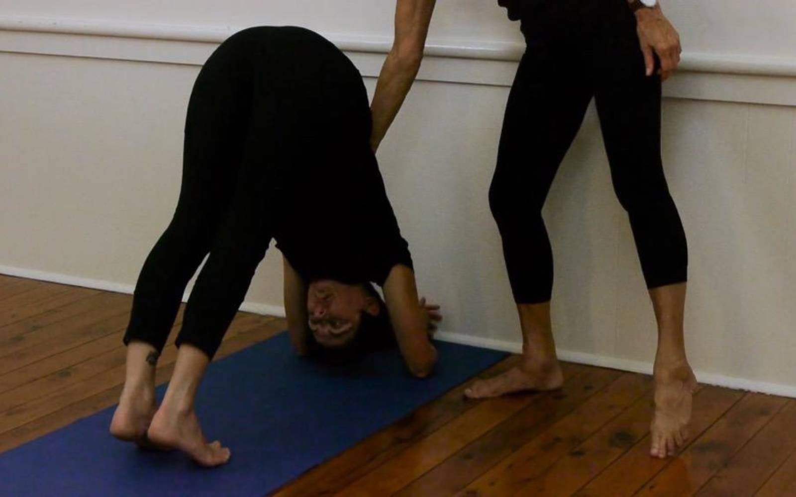 Online Iyengar yoga videos | Standing pose sequence to develop your foundations