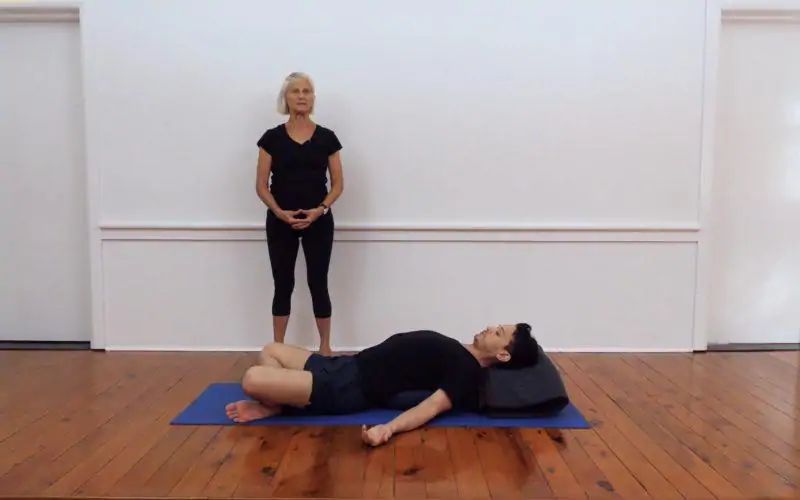 Iyengar yoga for back pain course - Yoga Vastu