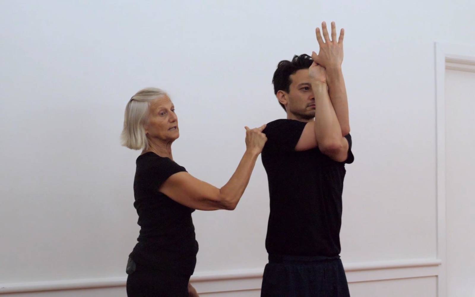 Online Iyengar yoga videos | Deep sequence for release of stiff neck and upper back