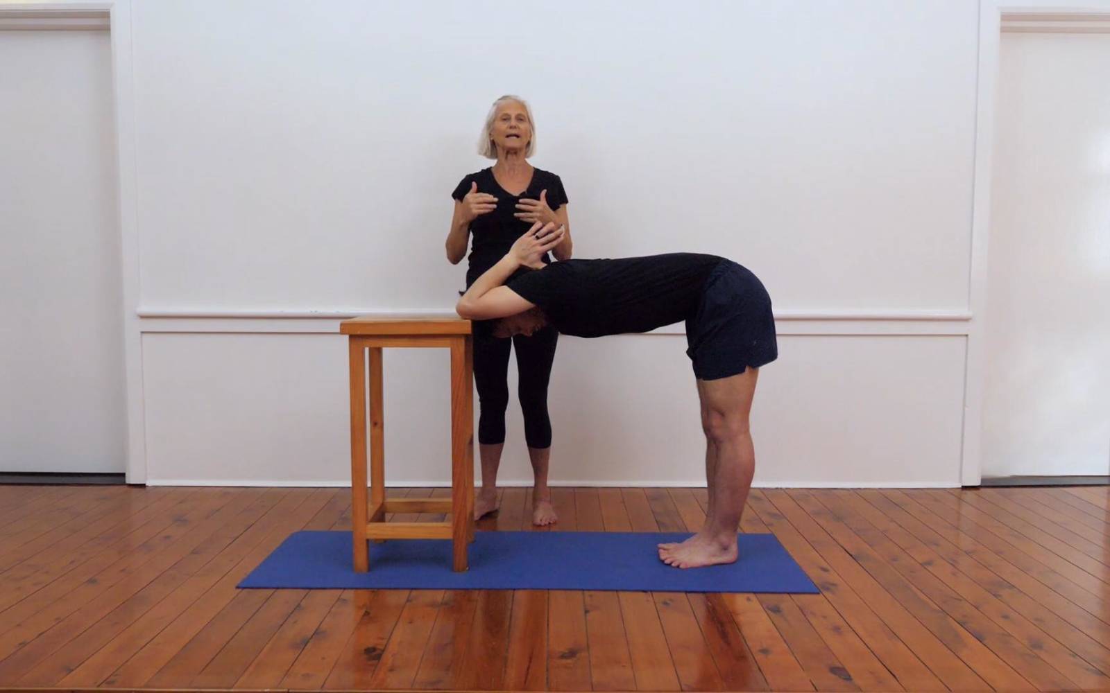 Online Iyengar yoga videos | Deep sequence for release of stiff neck and upper back