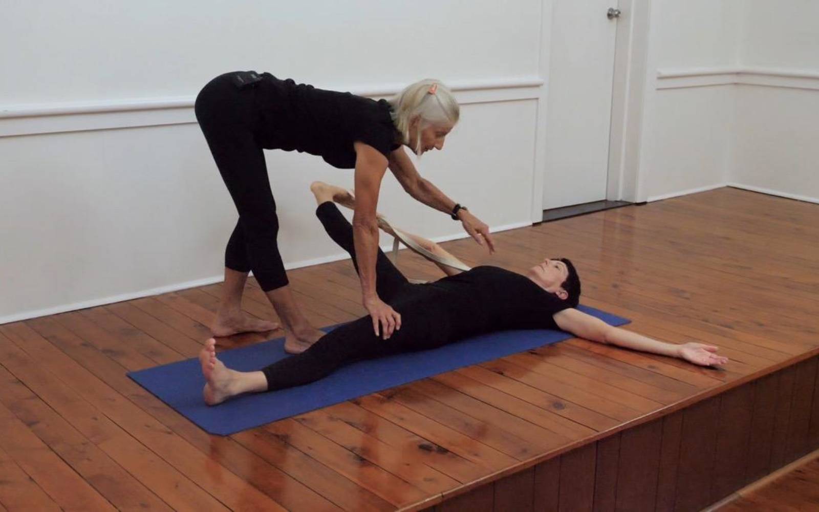 Online Iyengar yoga videos | Daily sequence for miscellaneous hip and groin opening poses