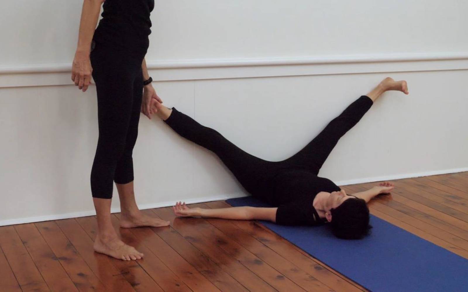 Cool yoga poses everyone should do - Mostly Amélie