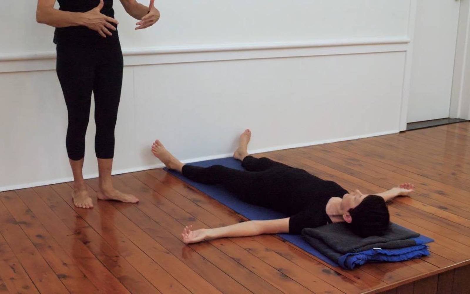Online Iyengar yoga videos | Daily sequence for miscellaneous hip and groin opening poses