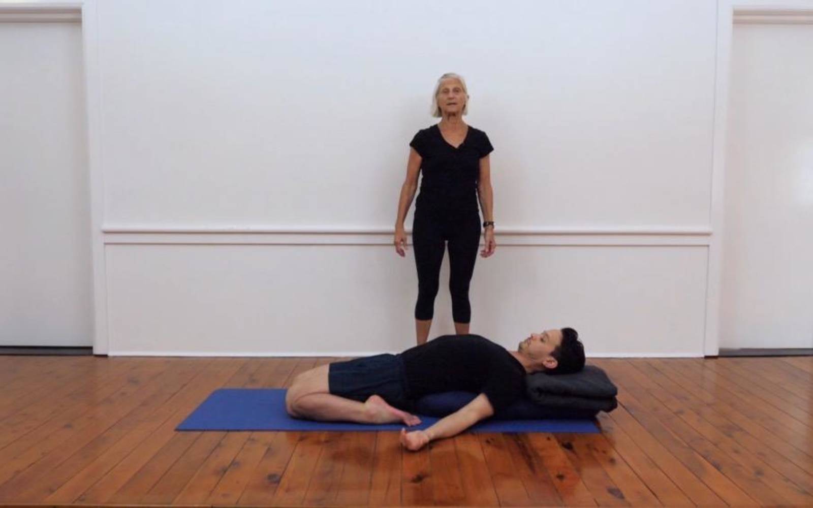 Online Iyengar yoga videos | Daily sequence focusing on standing poses