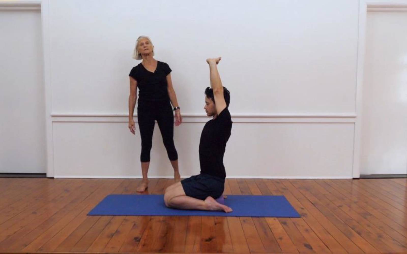 Standing pose sequence to develop your foundations - Yoga Vastu