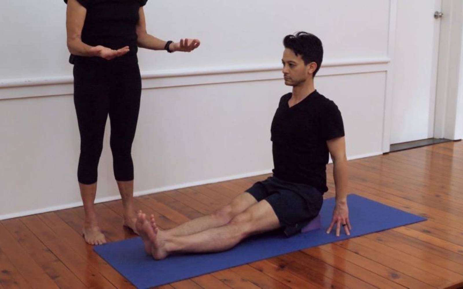 Online Iyengar yoga videos | Daily sequence focusing on standing poses