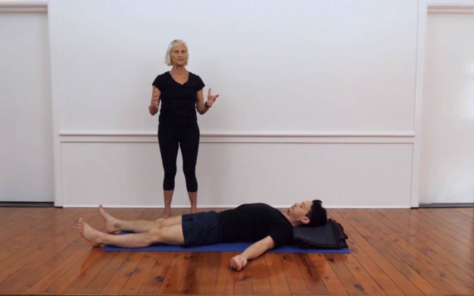 Online Iyengar yoga videos | Daily sequence focusing on standing poses