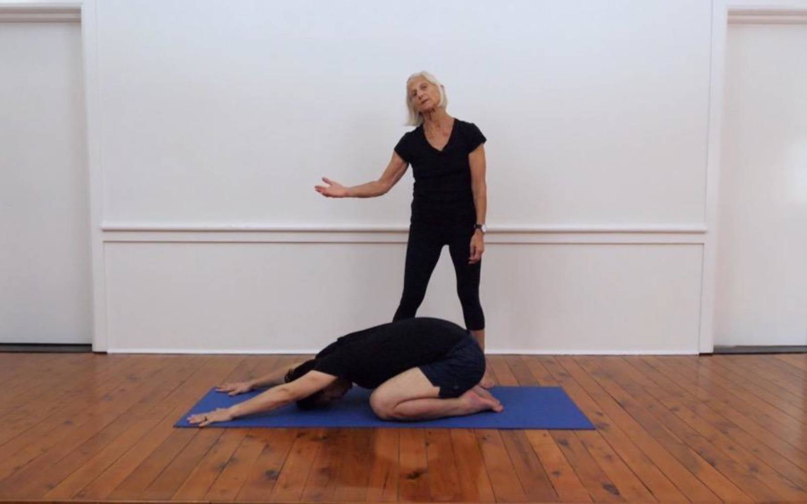 Online Iyengar yoga videos | Daily sequence focusing on standing poses
