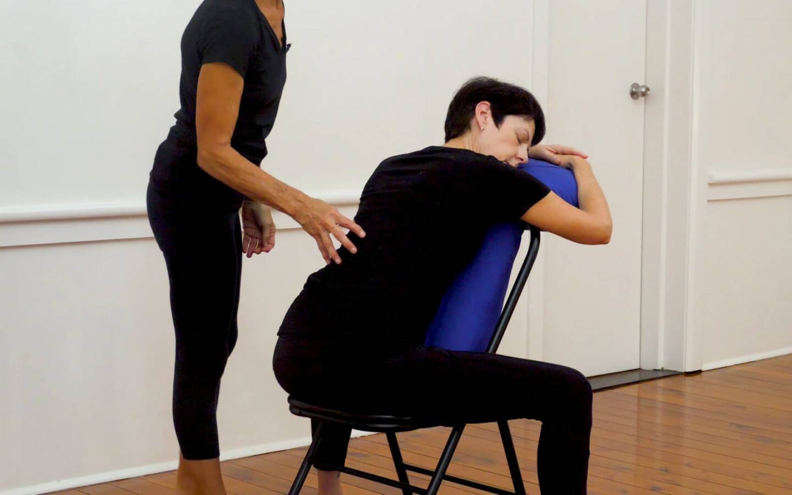Online Iyengar yoga videos | Relief for tight and sore back muscles