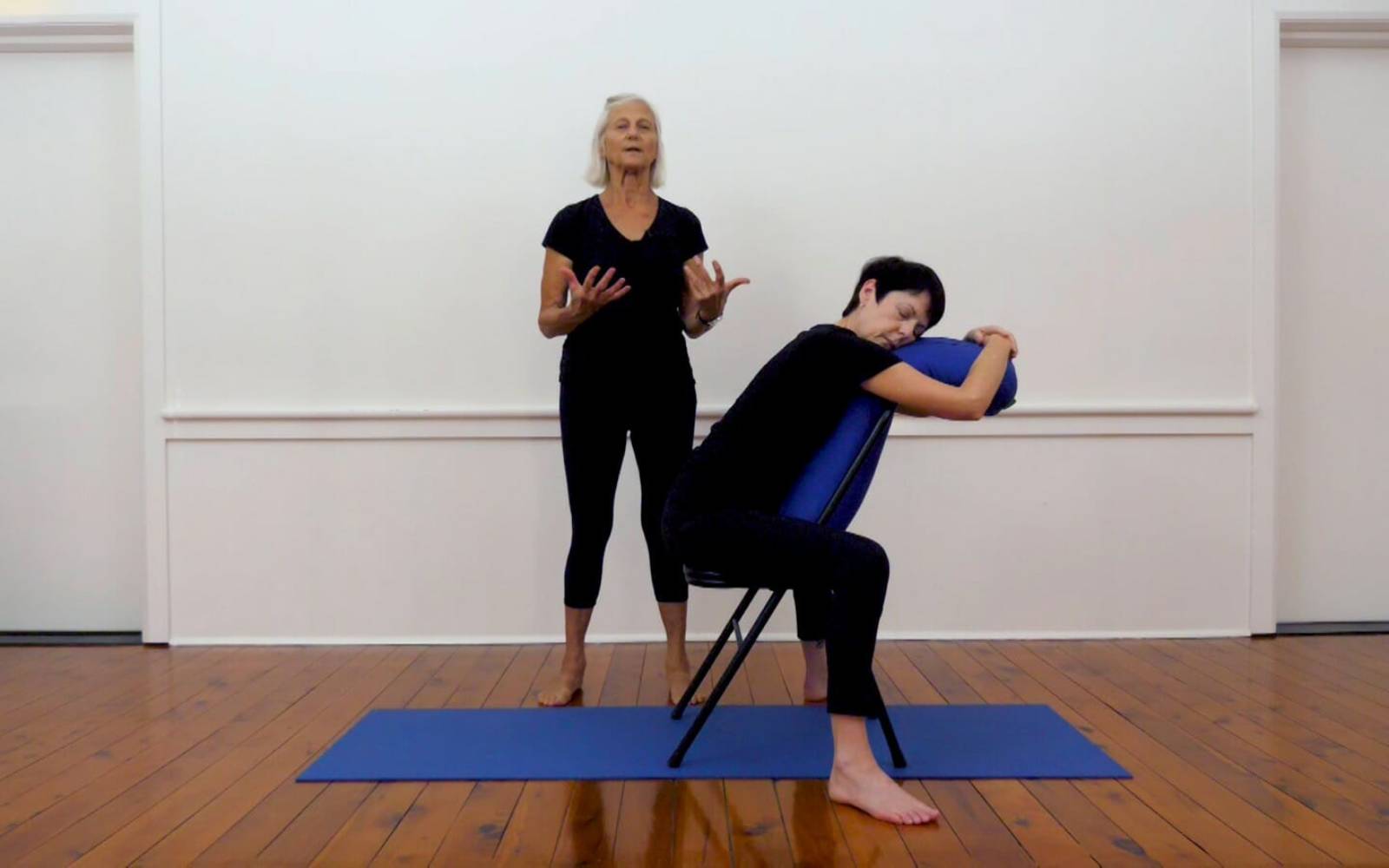 Online Iyengar yoga videos | Relief for tight and sore back muscles