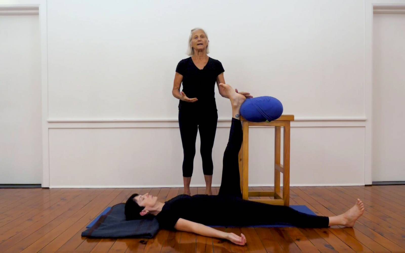 Online Iyengar yoga videos | Relief for tight and sore back muscles