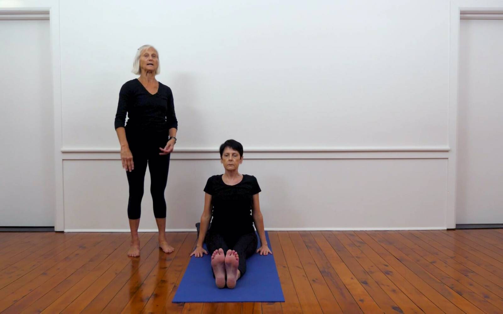Online Iyengar yoga videos | Adapting your class practice for stiff hips