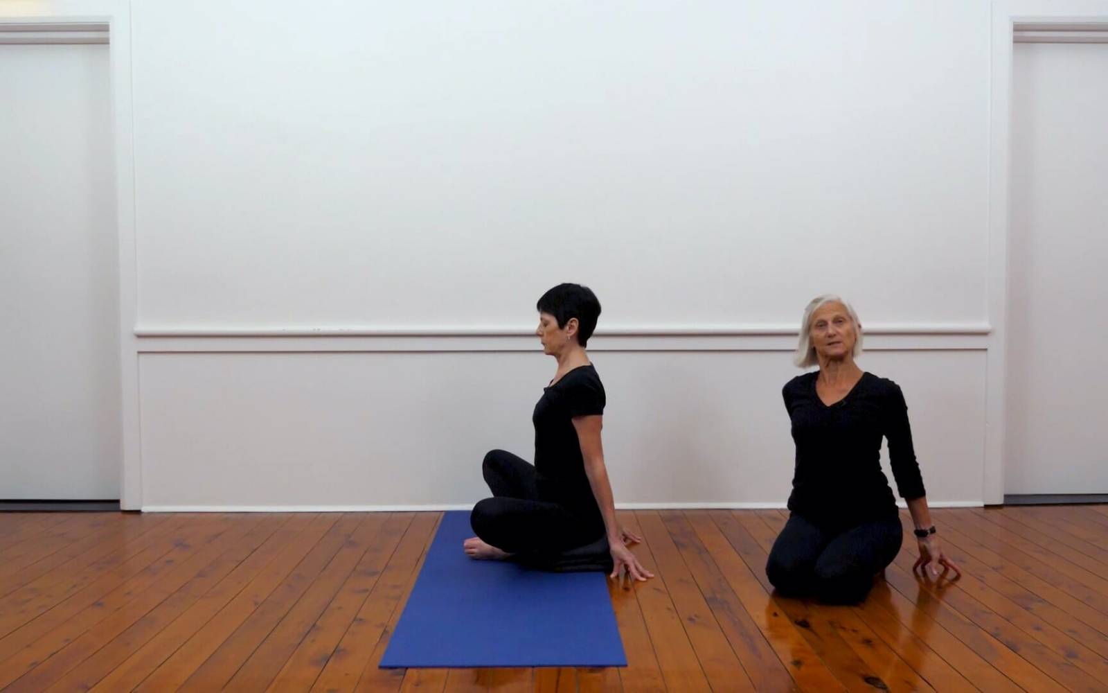Online Iyengar yoga videos | Adapting your class practice for stiff hips