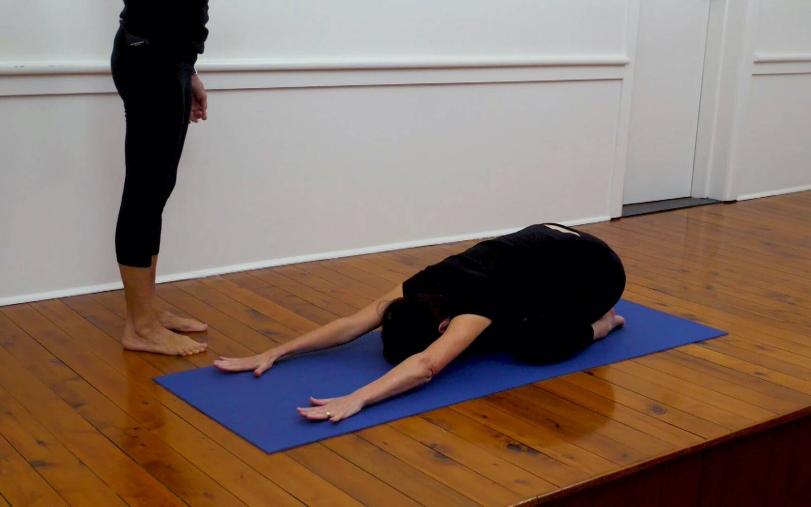 Online Iyengar yoga videos | Adapting your class practice for stiff hips