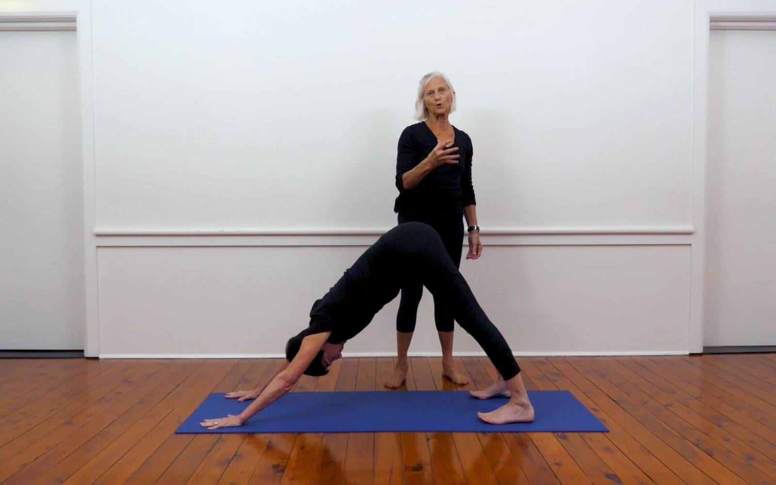 Online Iyengar yoga videos | Adapting your class practice for stiff hips
