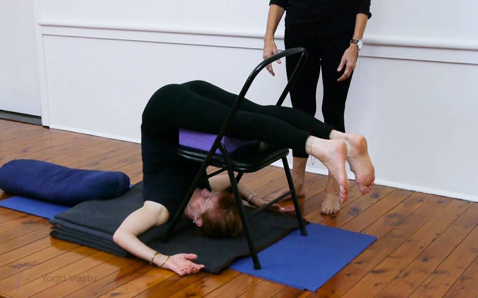 Half Lotus Chair Pose Twist I Ardha Utkatasana | HEALTHY YOGA - YouTube