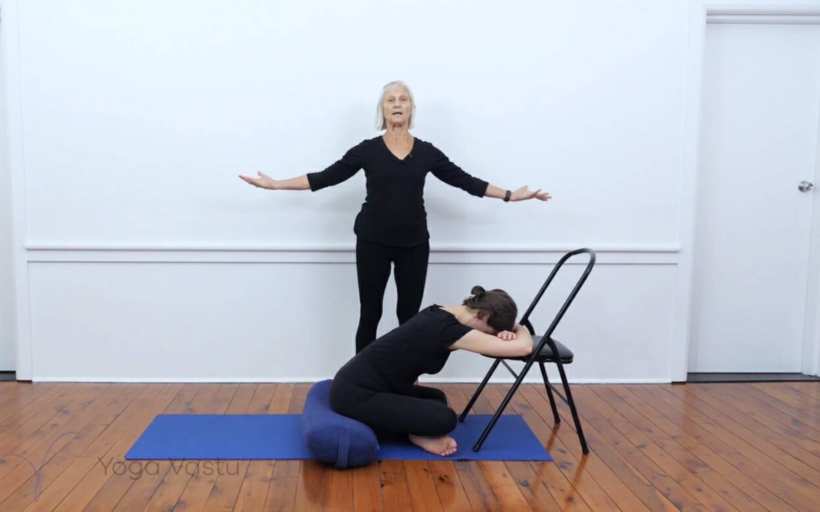 Online Iyengar yoga videos | Restorative and pranayama to strengthen your foundations