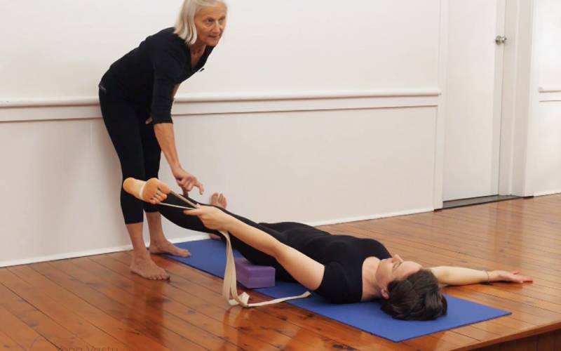 Online Iyengar yoga video thumbnail: Mini-sequence for opening the hips and releasing the lower back
