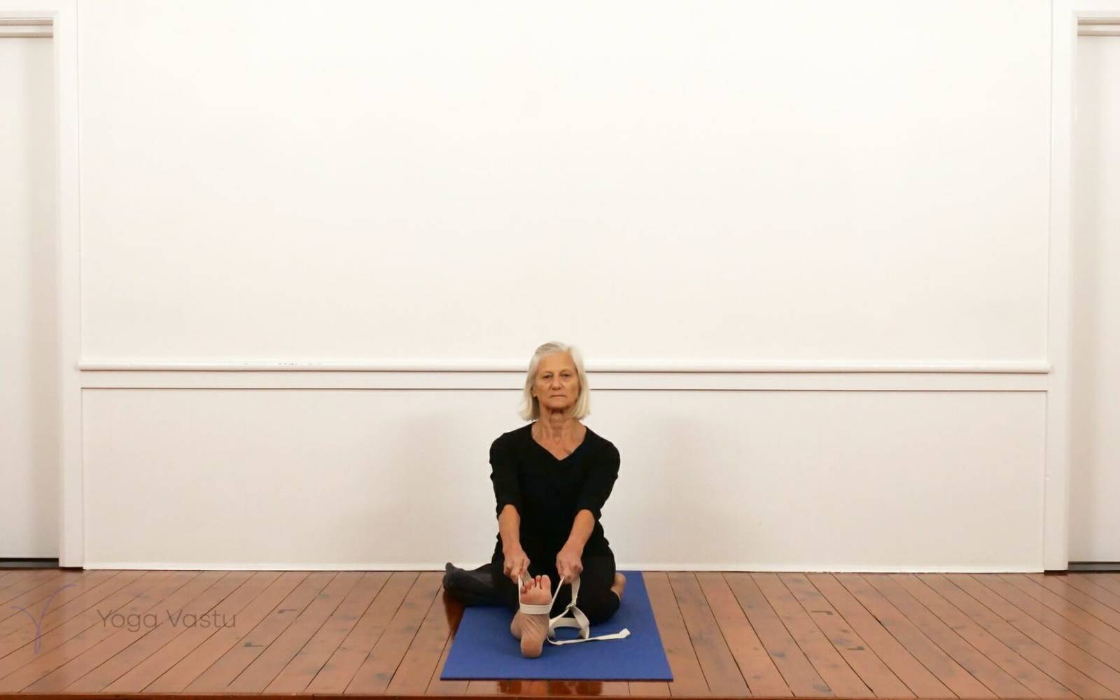 Online Iyengar yoga videos | Dynamic forward bend session (212)