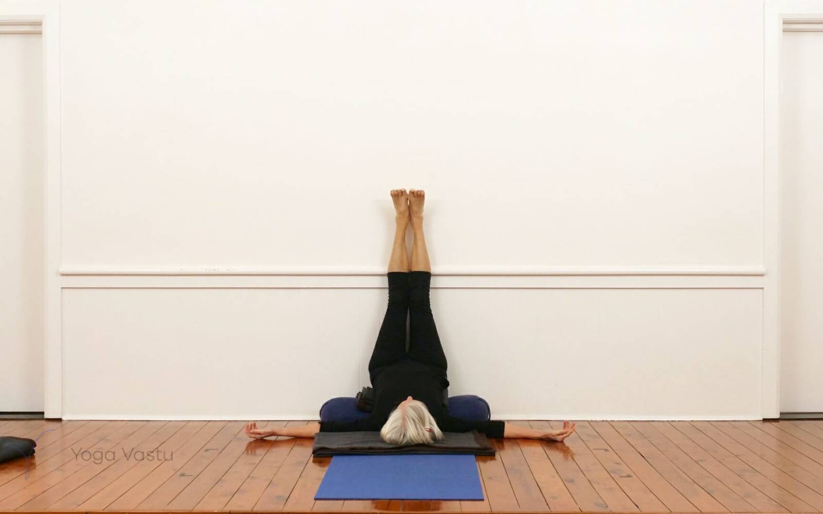 Online Iyengar yoga videos | Shoulder-opening poses with restorative and pranayama (210)