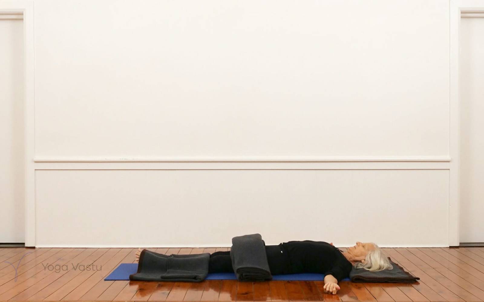 Online Iyengar yoga videos | Shoulder-opening poses with restorative and pranayama (210)