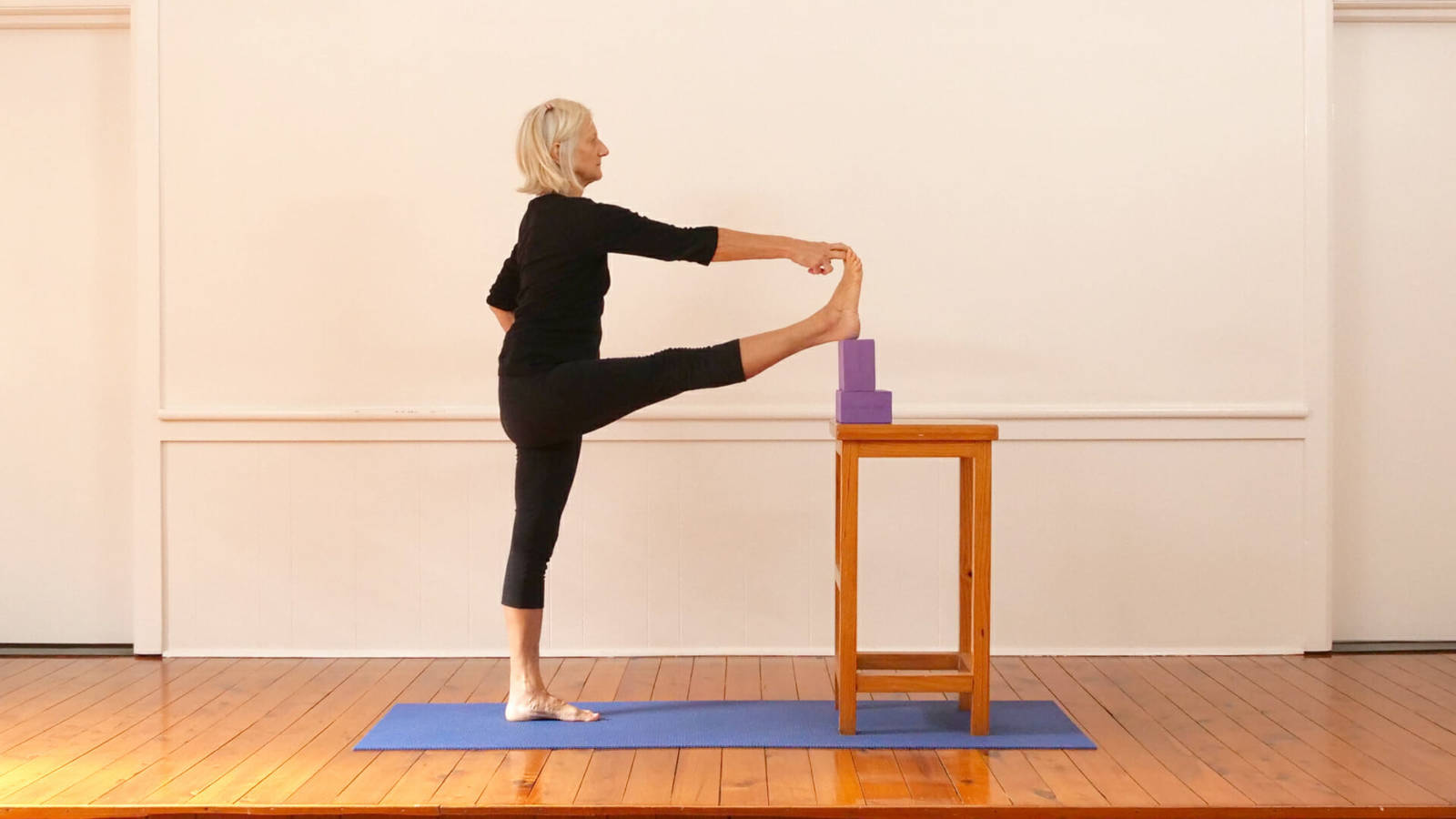 Restorative and pranayama for experienced students (410)