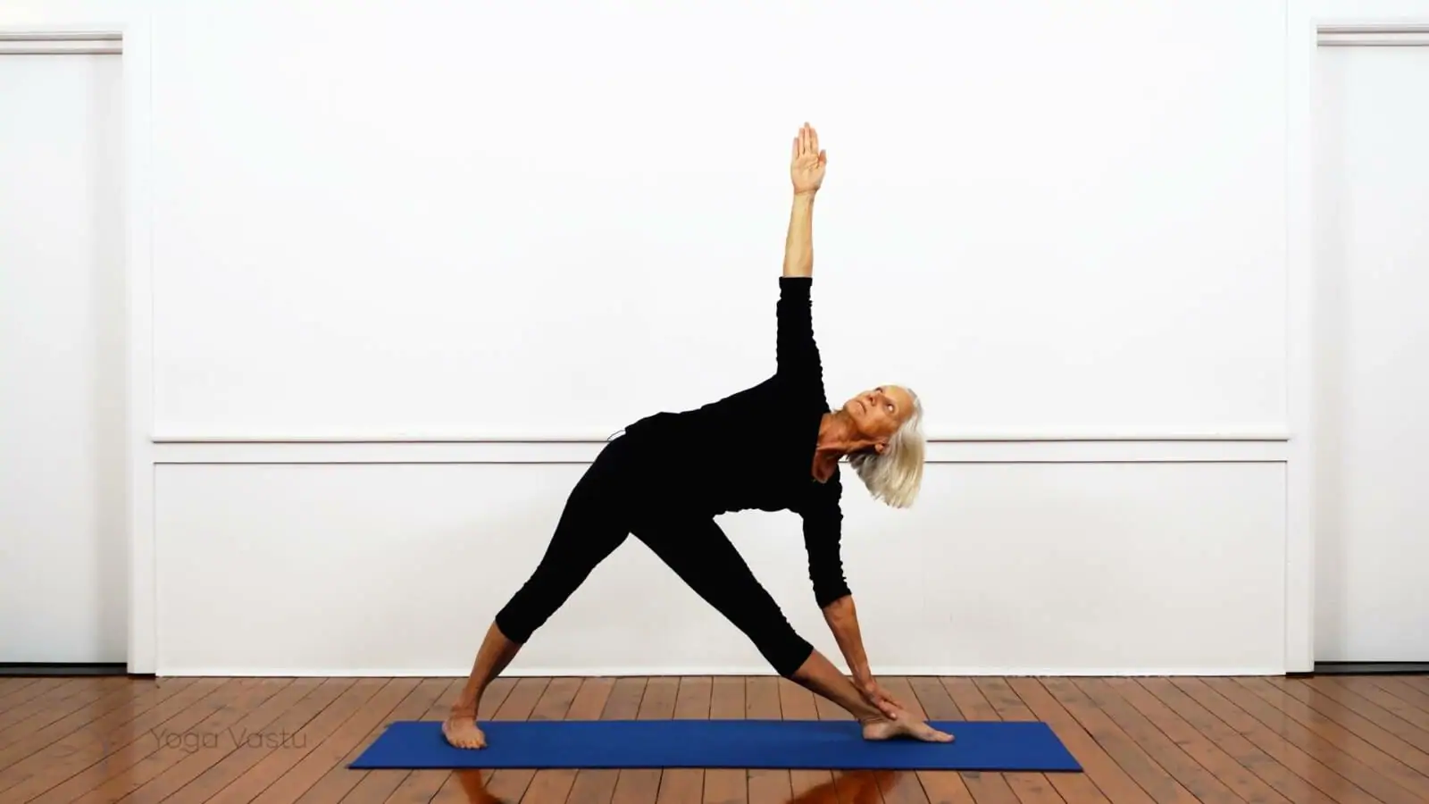 The Curvy Yogi's Guide to Using Yoga Props - DoYou