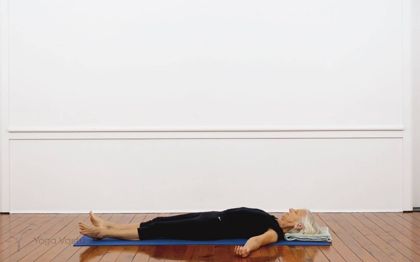 Online Iyengar yoga videos | Iyengar Yoga for Beginners (No Props) Session 4