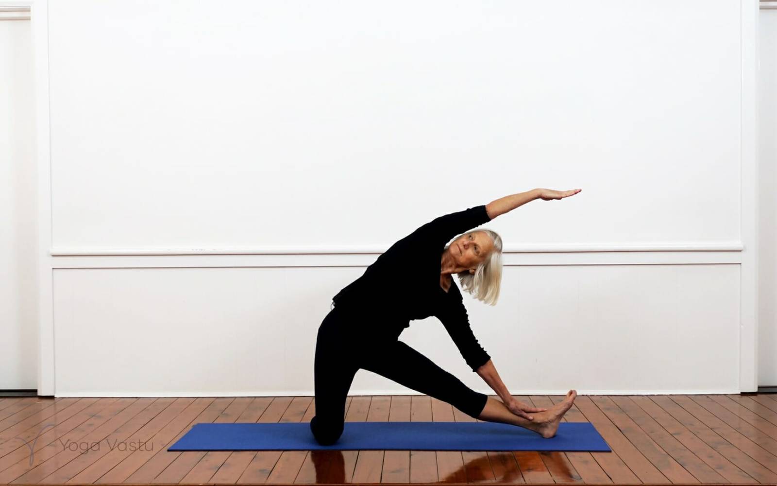 How to do Parighasana (Gate Pose) – OmStars