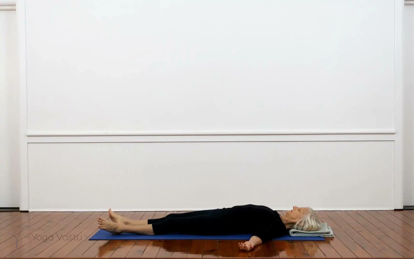 Online Iyengar yoga videos | Iyengar Yoga for Beginners (No Props) Session 6