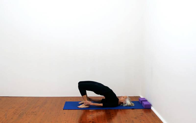 Reclining Hand-to-Big-Toe Pose (Supta Padangusthasana I) | Iyengar Yoga