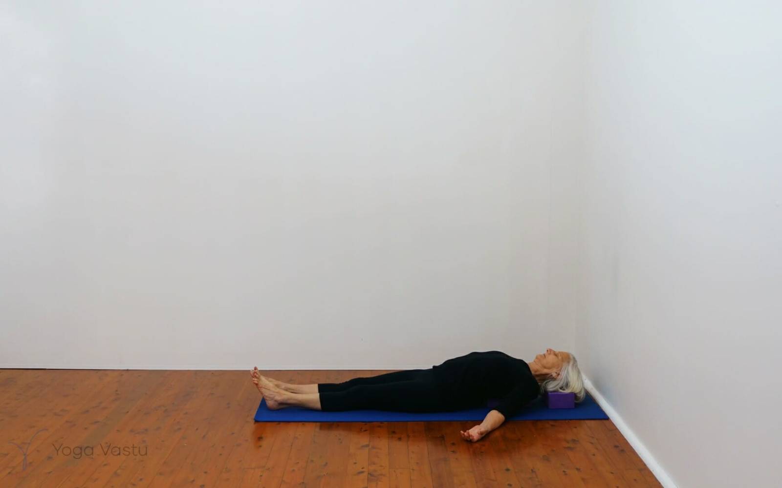Online Iyengar yoga videos | Developing stability and focus using supports