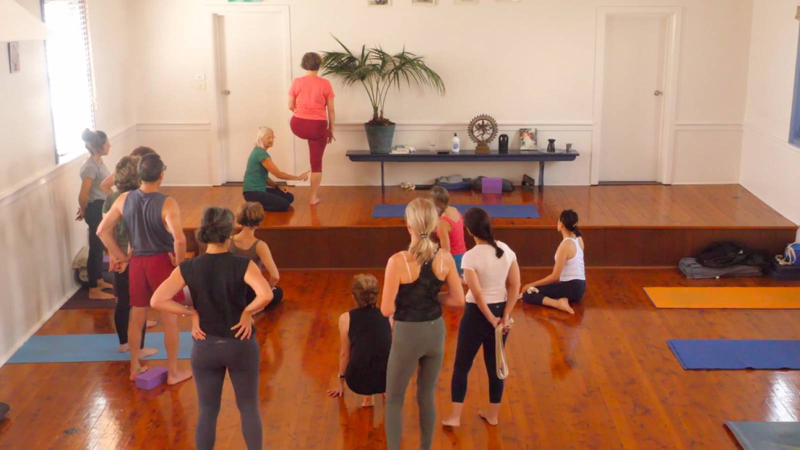 Wednesday Advanced Class (Forward Bends)