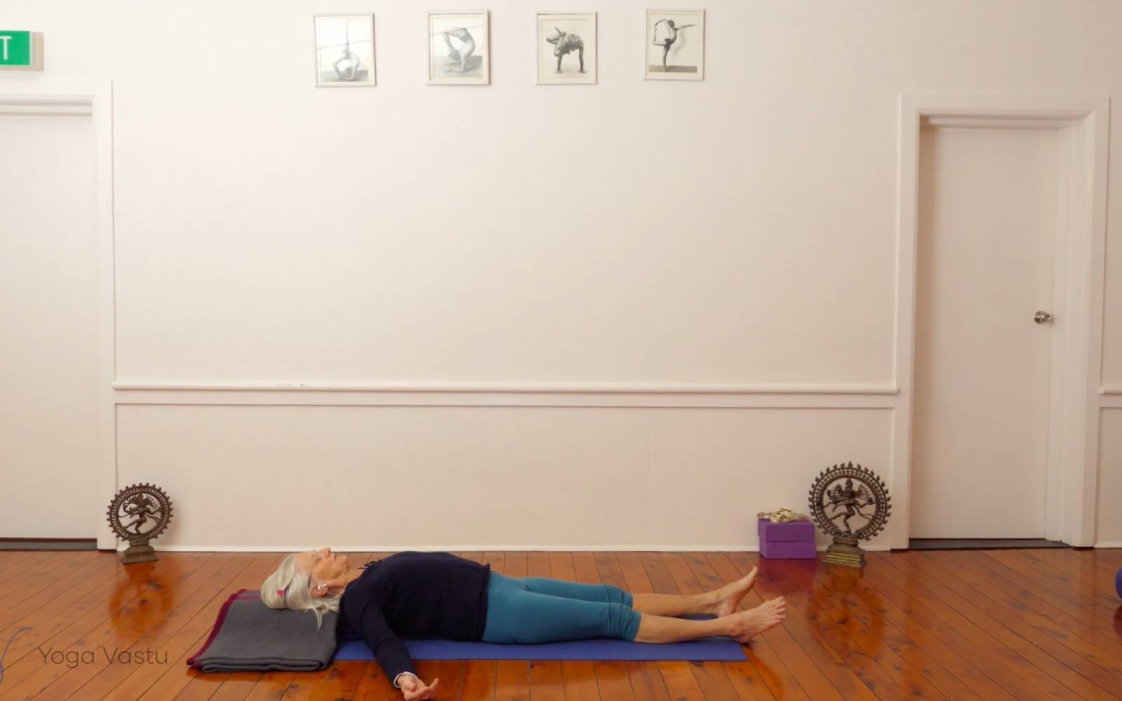 Online Iyengar yoga videos | Restorative Session with Guided Seated Meditation (Level 3)