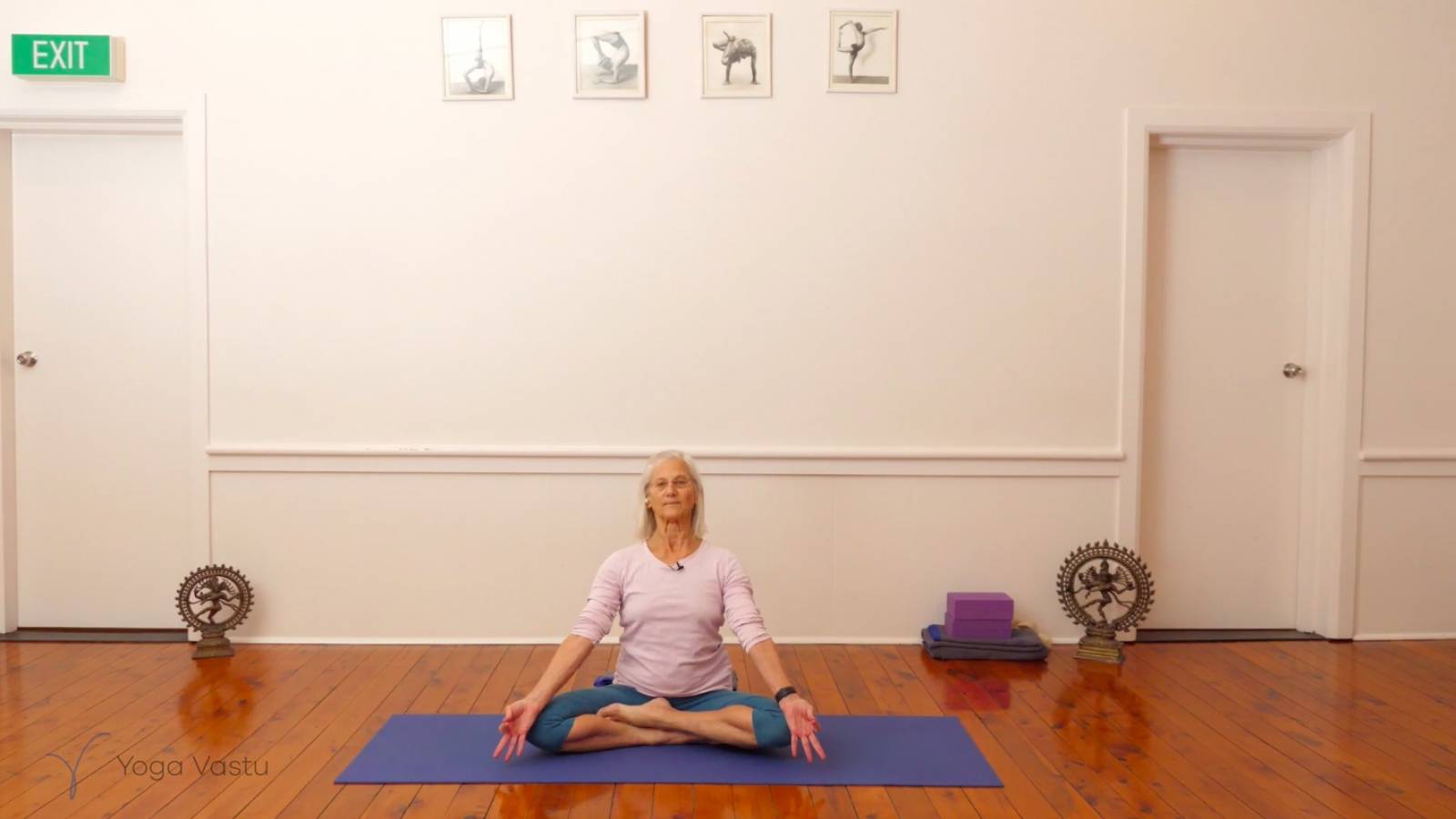 Pranayama with seated meditation in Siddhasana (Level 1/2)