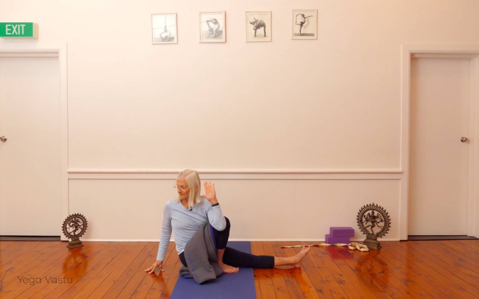 Online Iyengar yoga videos | Forward Bends with a Focus on Legs (Level 3)