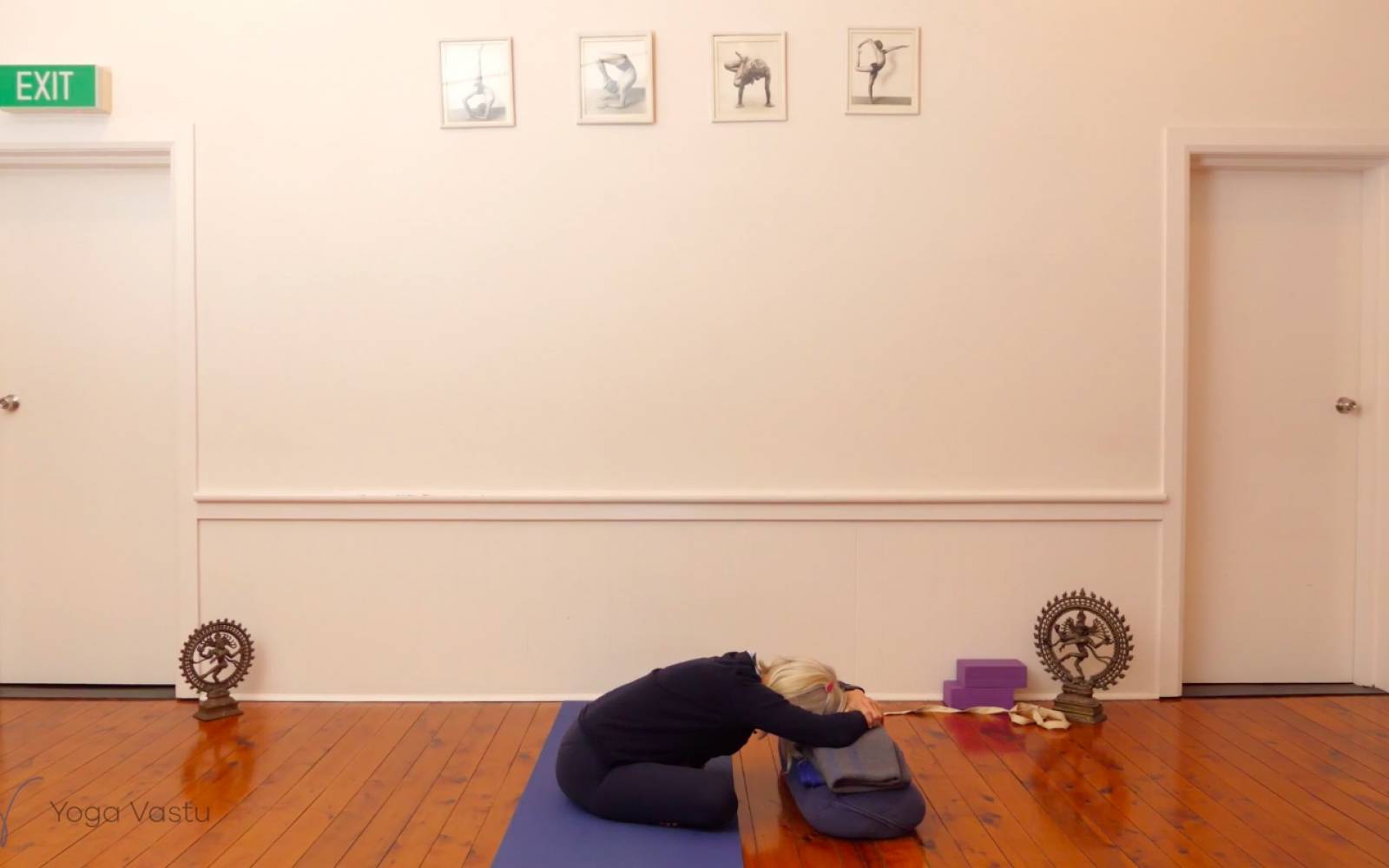 Online Iyengar yoga videos | Forward Bends with a Focus on Legs (Level 3)