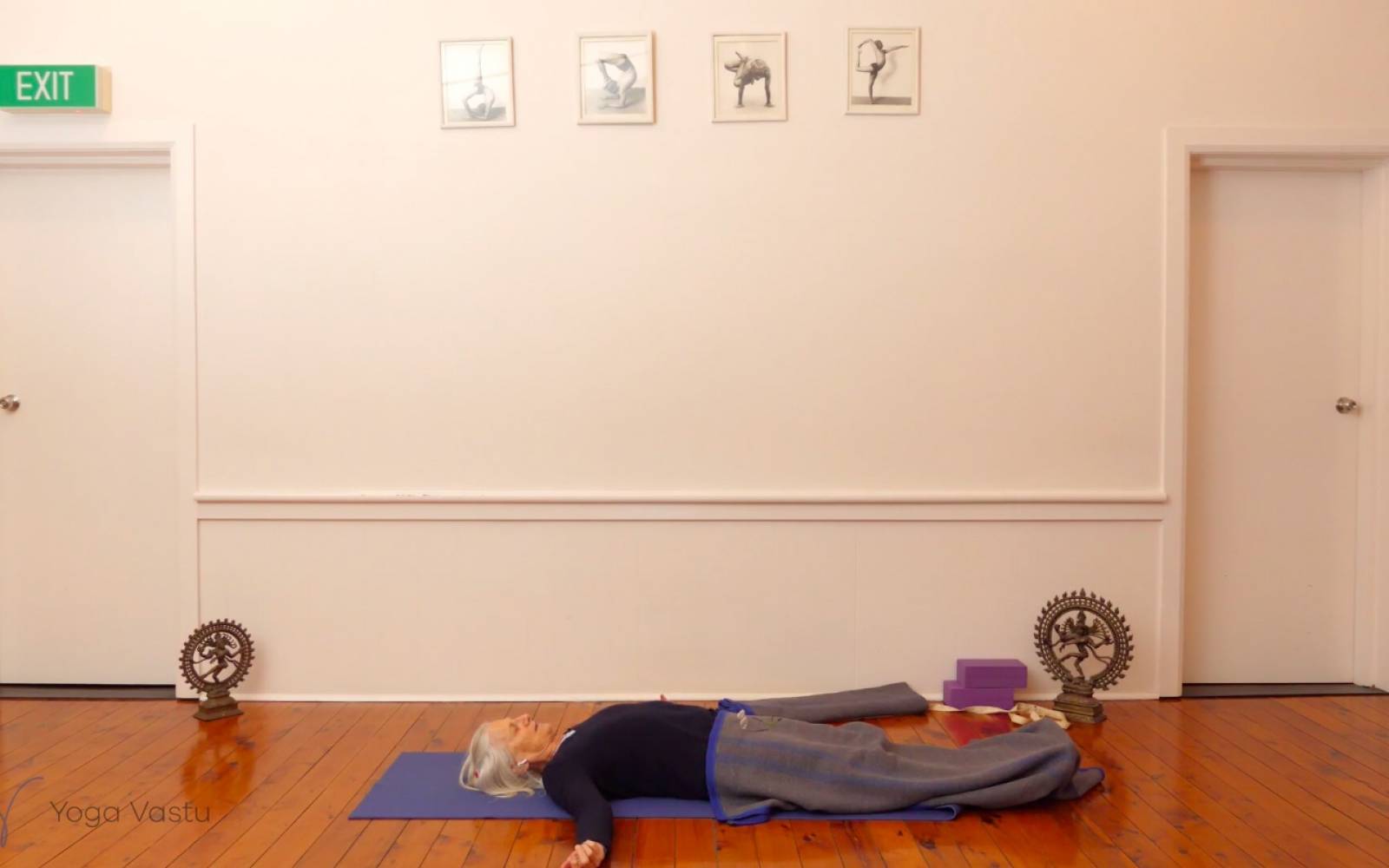 Online Iyengar yoga videos | Forward Bends with a Focus on Legs (Level 3)