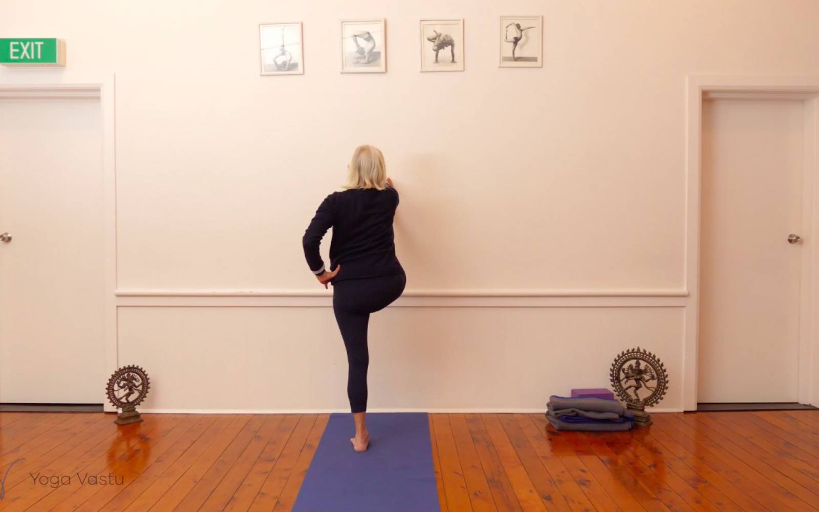 Online Iyengar yoga videos | Forward Bends with a Focus on Legs (Level 3)