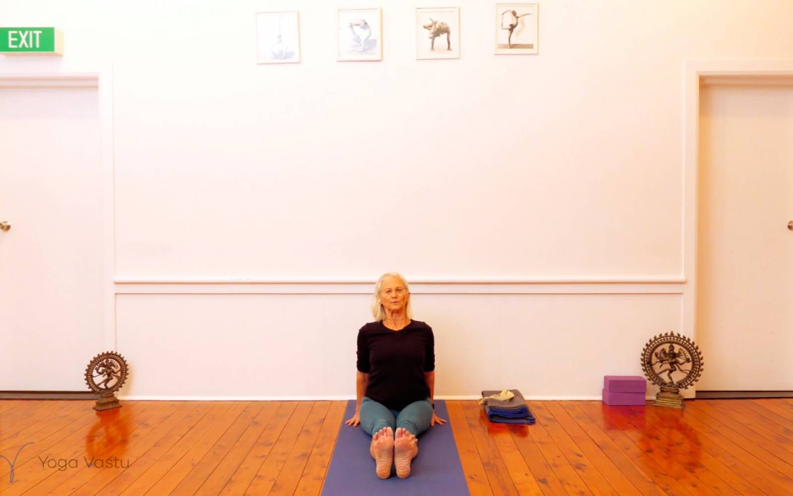 Online Iyengar yoga videos | Mindfulness in Forward Bends (Level 3)