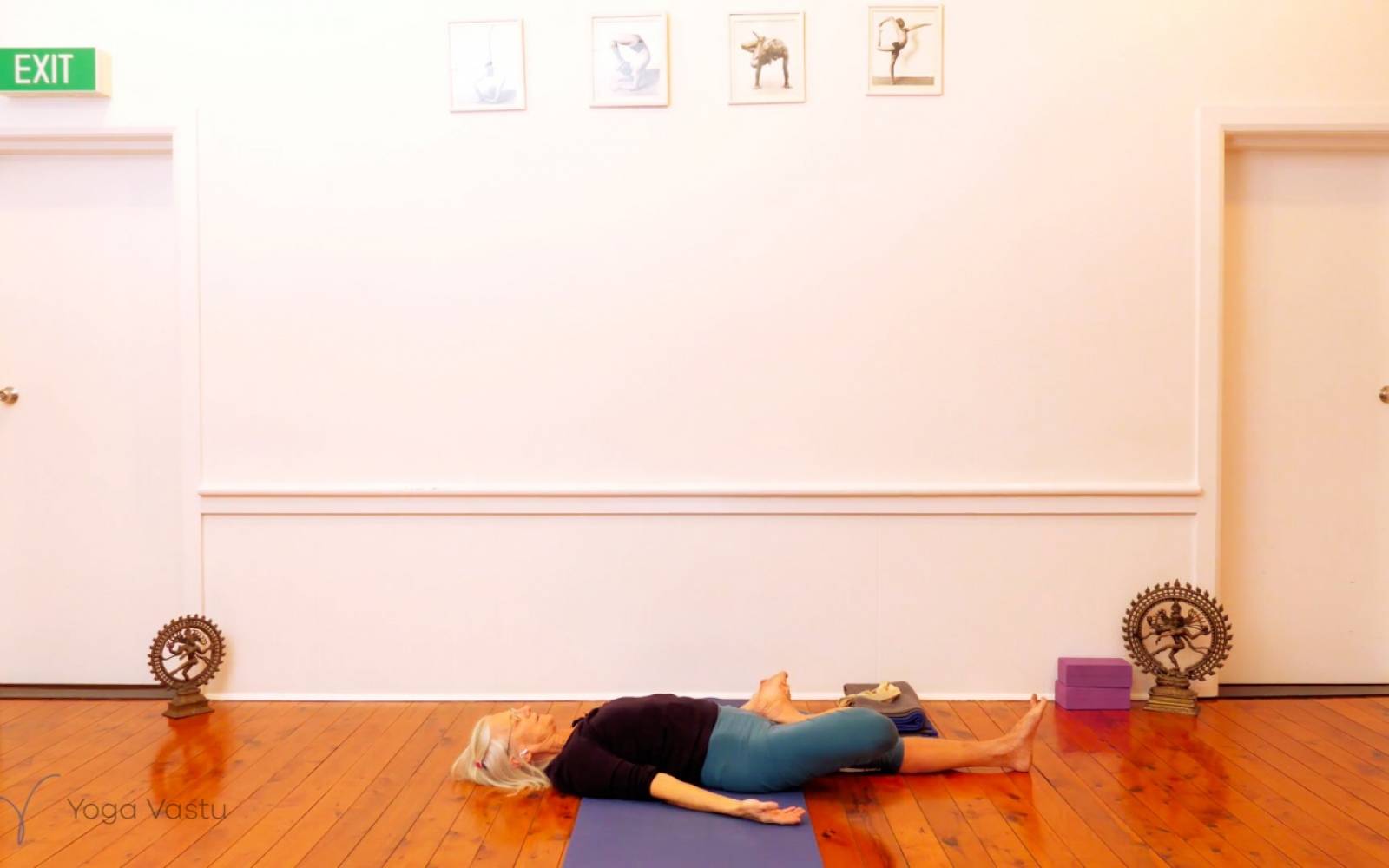 Online Iyengar yoga videos | Mindfulness in Forward Bends (Level 3)