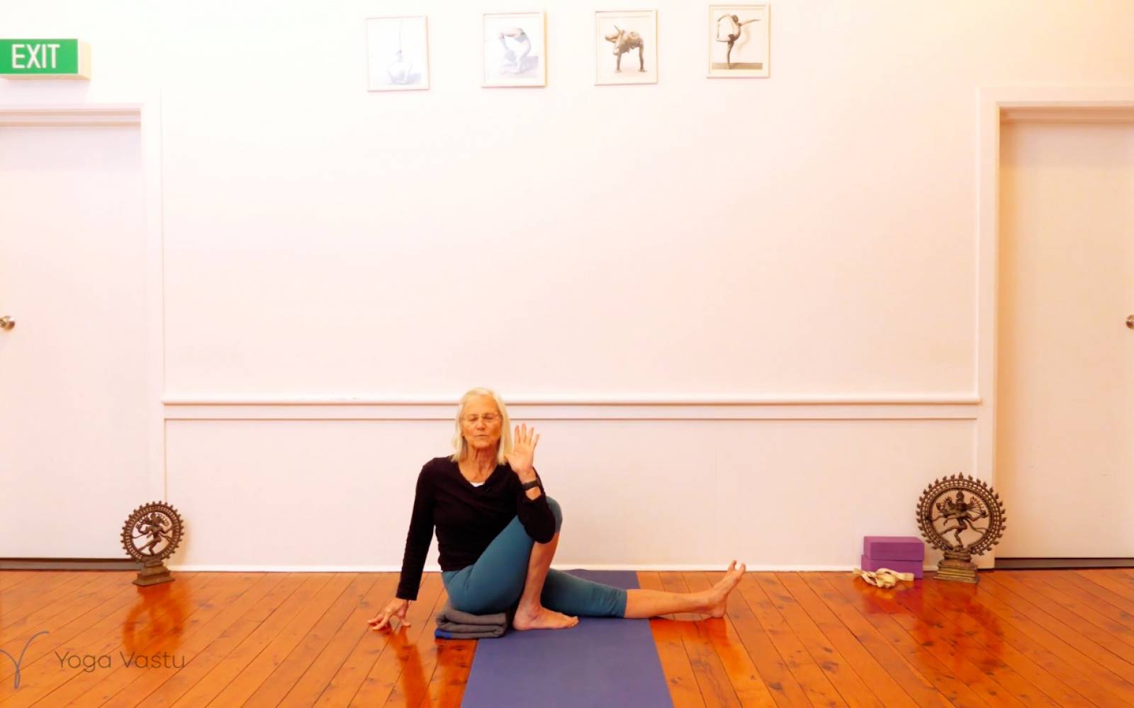 Online Iyengar yoga videos | Mindfulness in Forward Bends (Level 3)