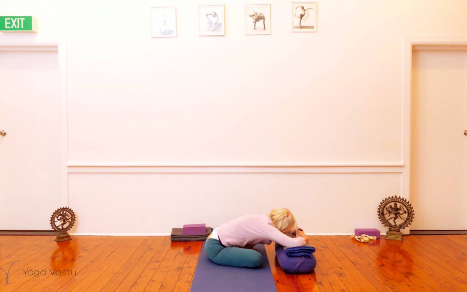 Online Iyengar yoga videos | Mindfulness in Forward Bends (Level 3)