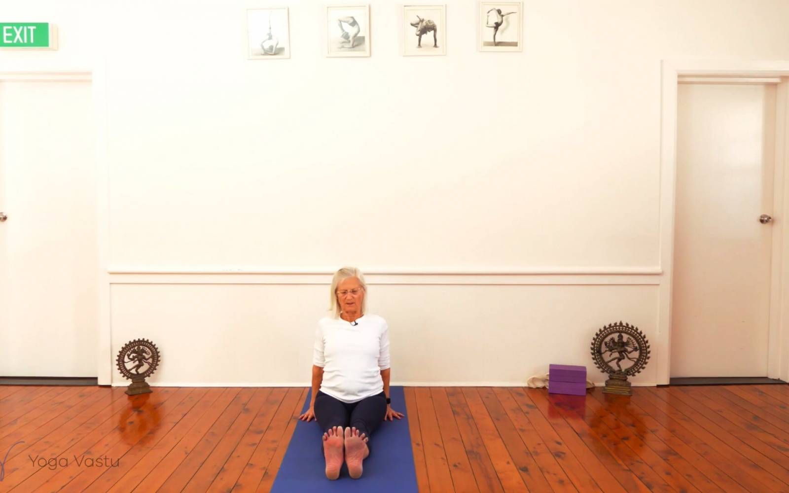 Online Iyengar yoga videos | Observing your Restrictions in Twists with Props (Advanced)