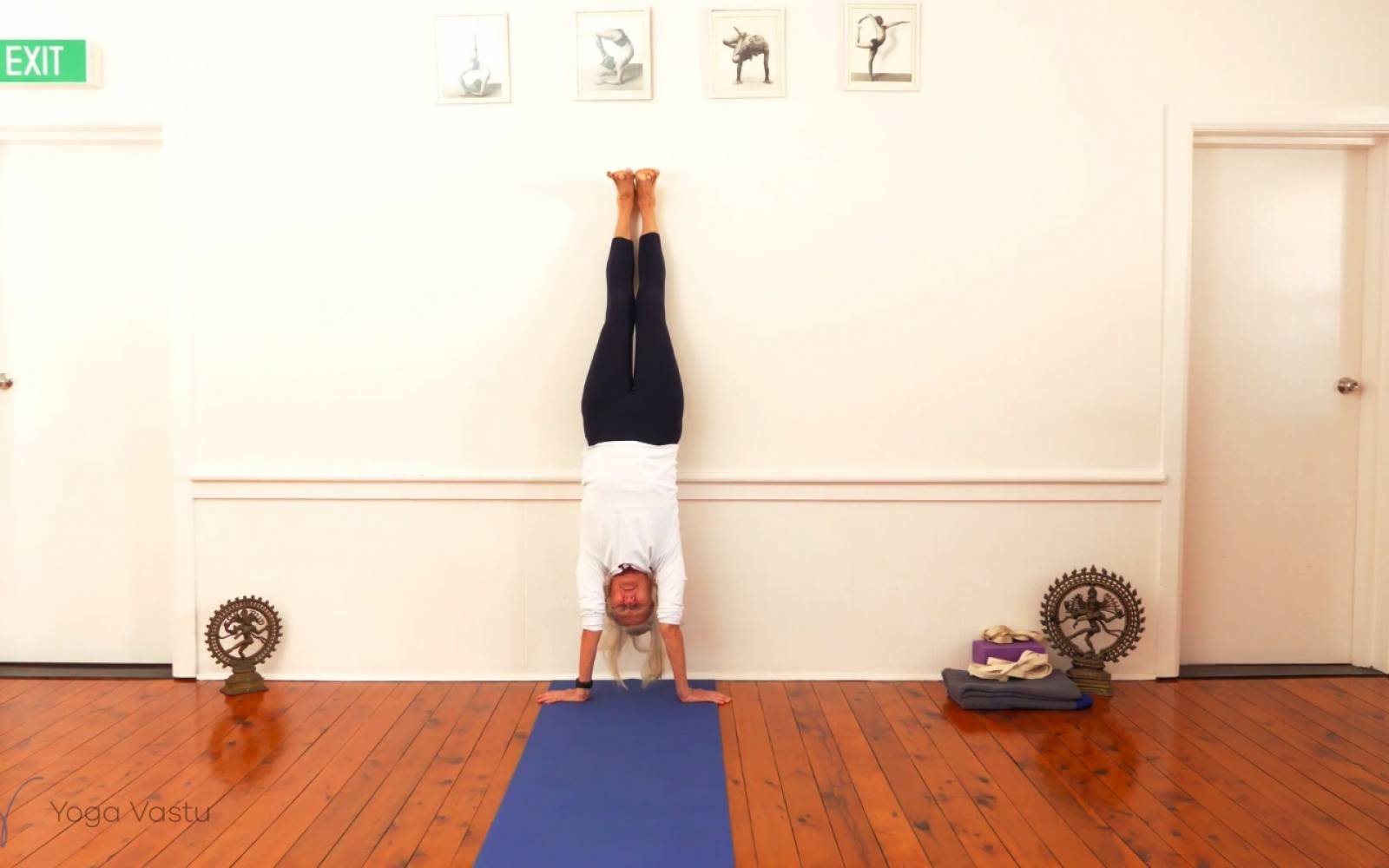 Online Iyengar yoga videos | Observing your Restrictions in Twists with Props (Advanced)