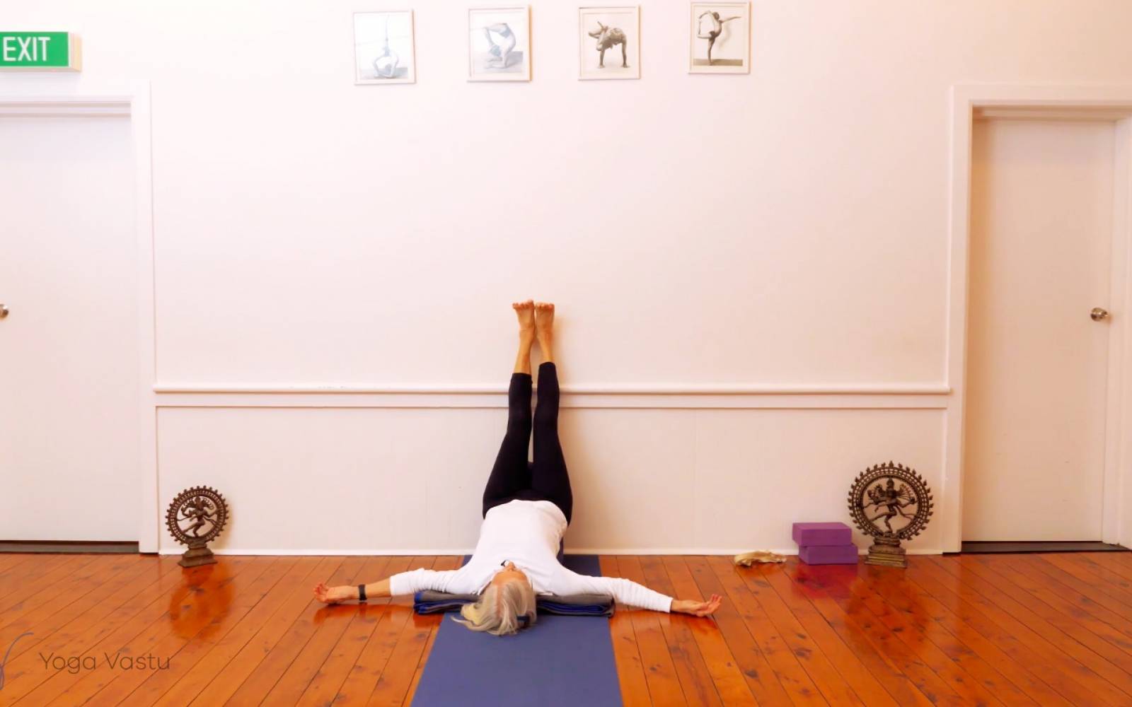 Twisting Yoga Poses: 10 Ways to Use the Wall When Twisting