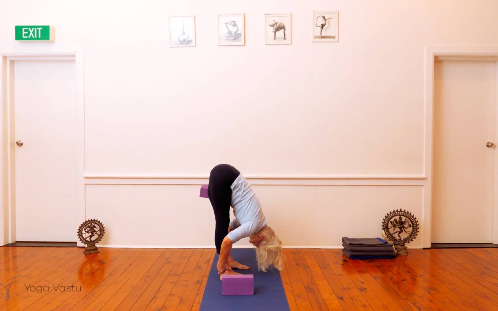 Online Iyengar yoga videos | Getting Deeper into Backbends with Props (Level 1/2)