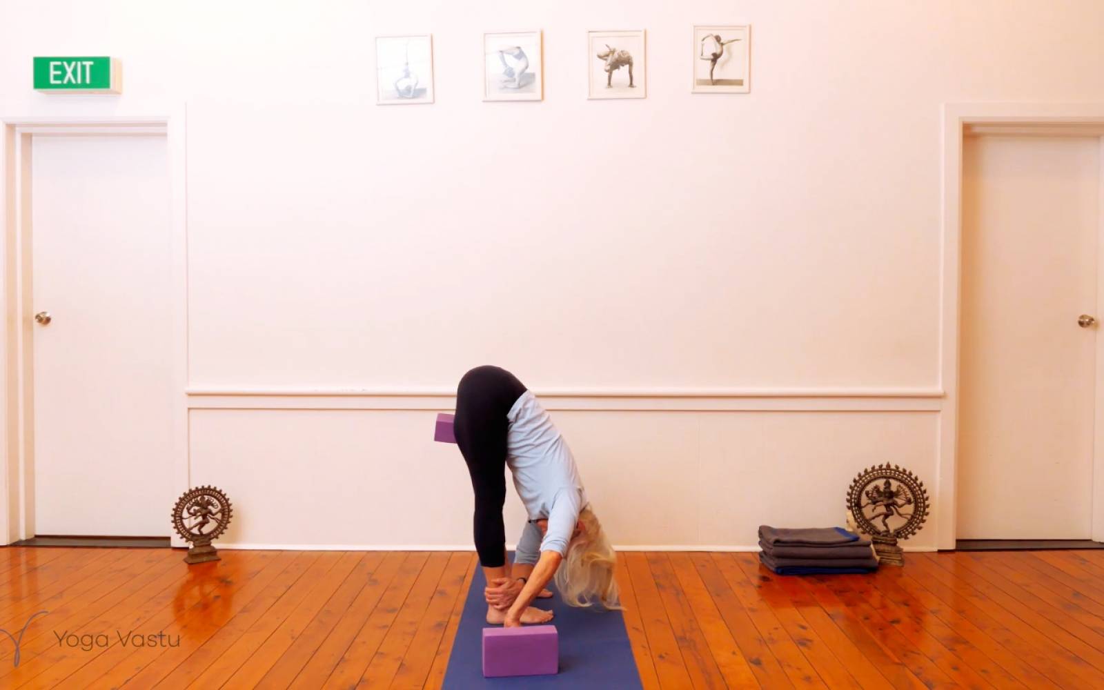 Online Iyengar yoga videos | Getting Deeper into Backbends with Props (Level 1/2)