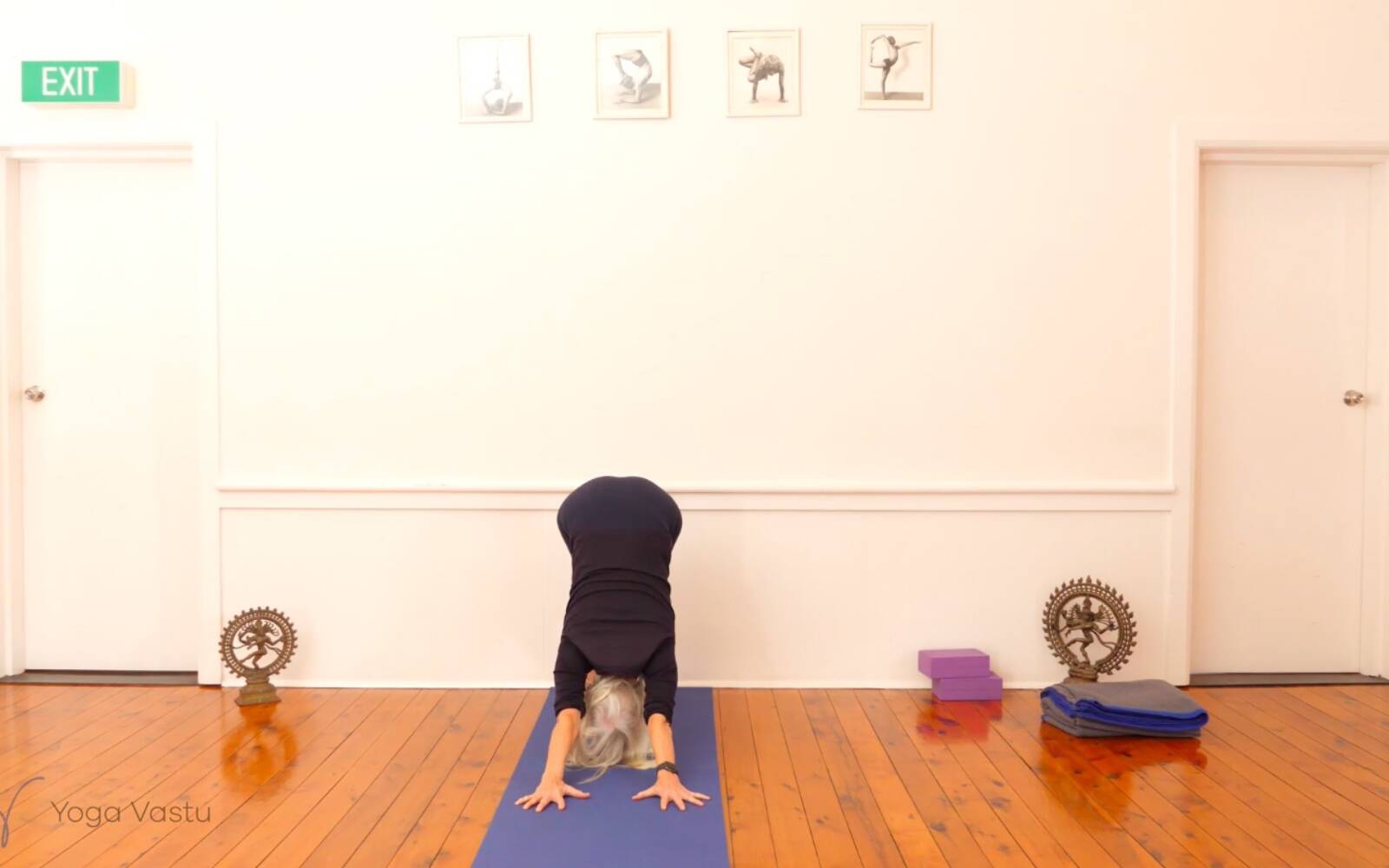 Online Iyengar yoga videos | Achieving Evenness and Elongation in Backbends (Advanced)